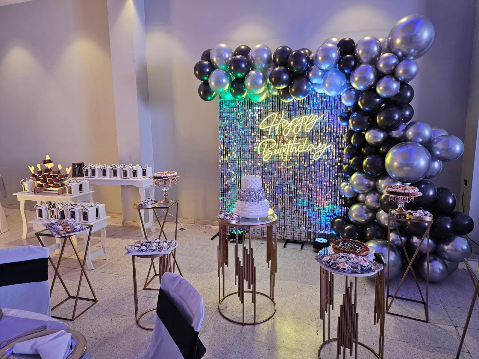 Decoración de cumpleaños en el salón