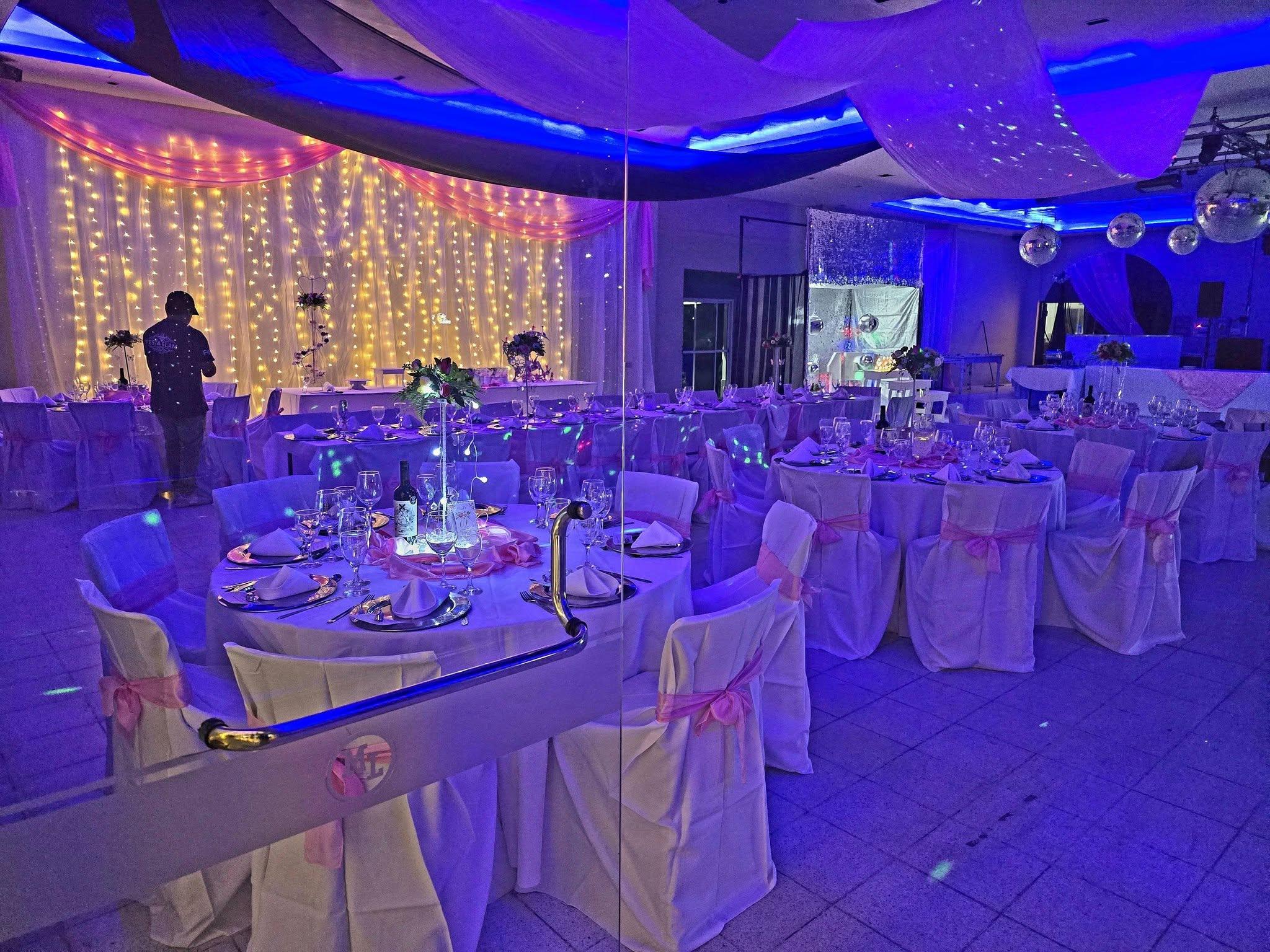 Ambientación del salón