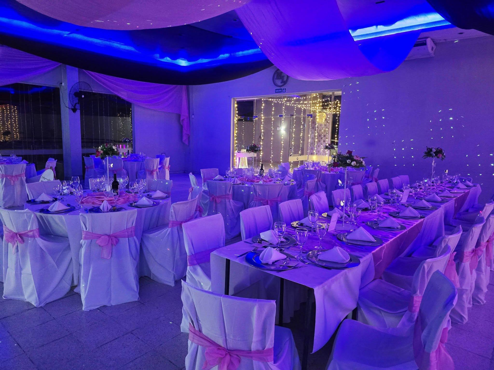 Ambientación del salón para la noche